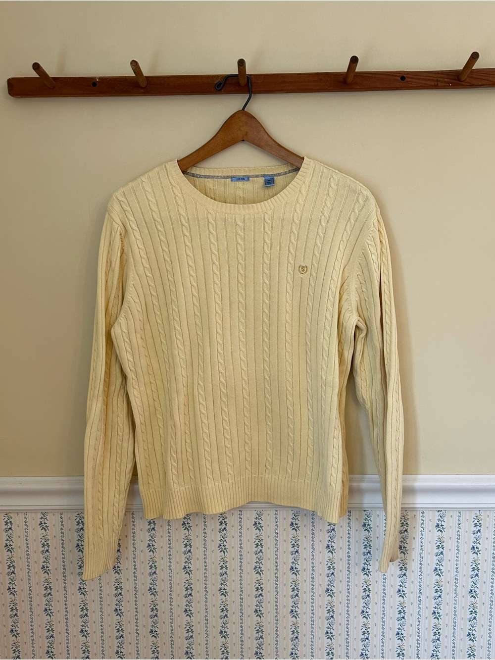 VINTAGE IZOD Cable Knit Sweater